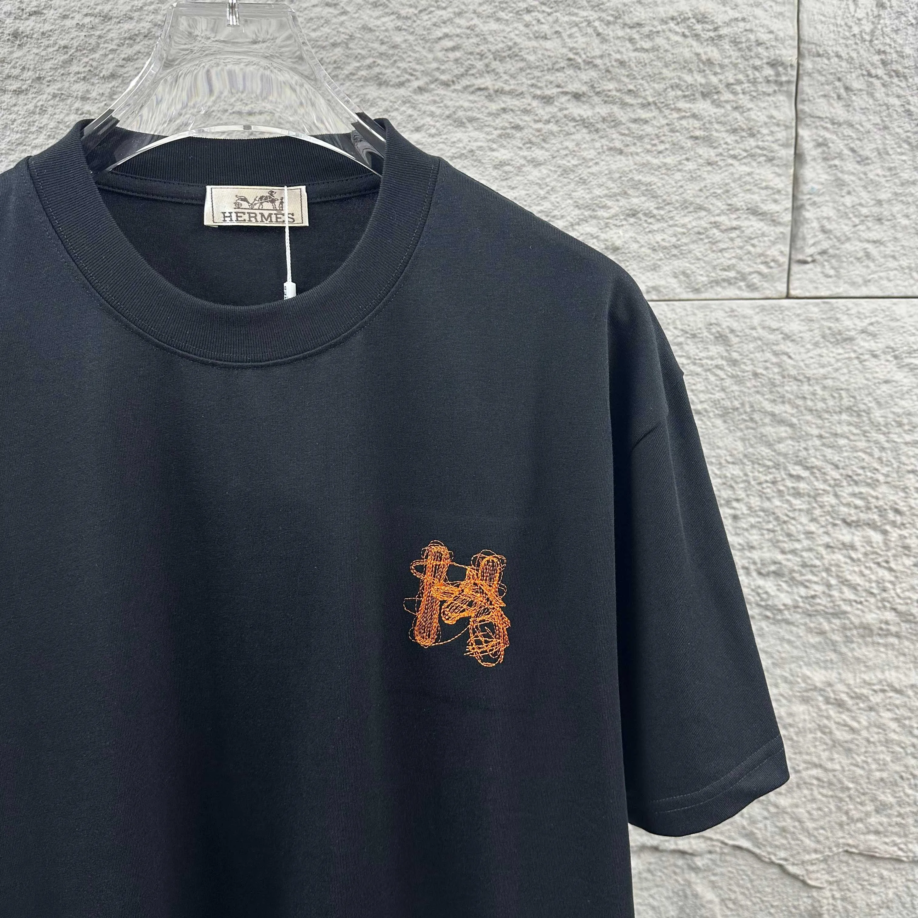 Herme* * 2026 New Arrival Classic T Same Style ：Black White Gray Size： S （90-130 ） M （120-150 ） L （140-165 ） XL （160-180 ） XXL （180-210 ）